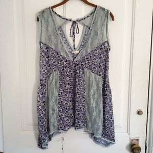 🌸 POL Sheer Floral And Lace Top